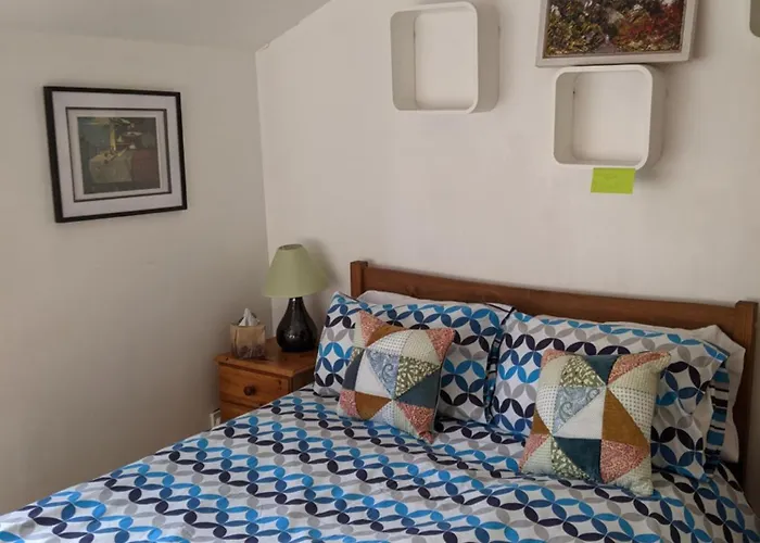 Central And Peaceful Room With Your Own Bathroom